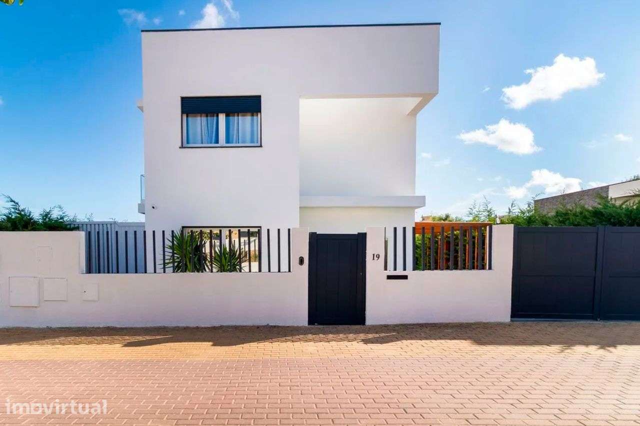 Excelente Moradia T4 em Porto Salvo, Oeiras - Grande imagem: 2/27