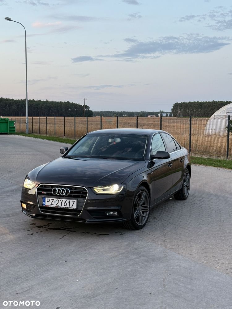 Audi A4 Limousine - 1
