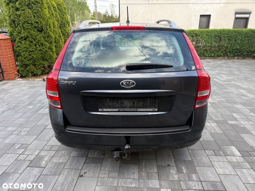 Kia Ceed 1.4 CVVT Dream-Team Edition - 9