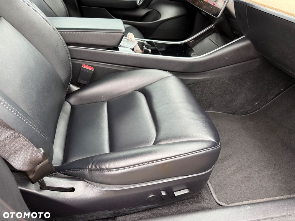 Tesla Model 3 - 34
