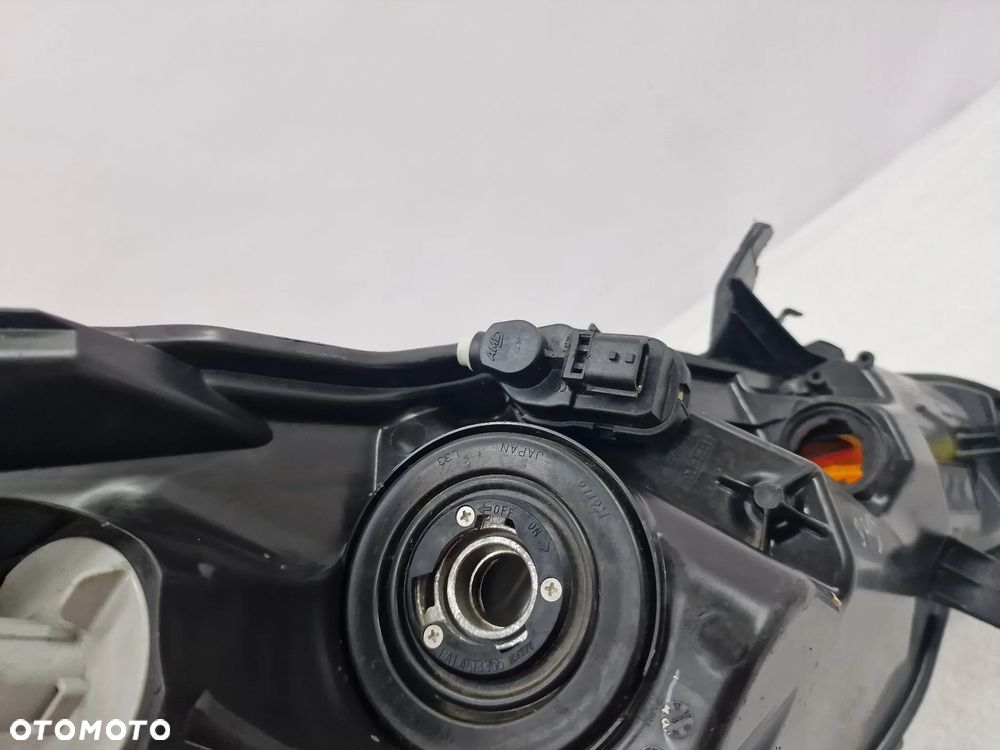 TOYOTA AYGO II 14- LEWA LAMPA PRZEDNIA PRZÓD , NR KOITO 0H-17 , NR AUKCJI LA270 - 16