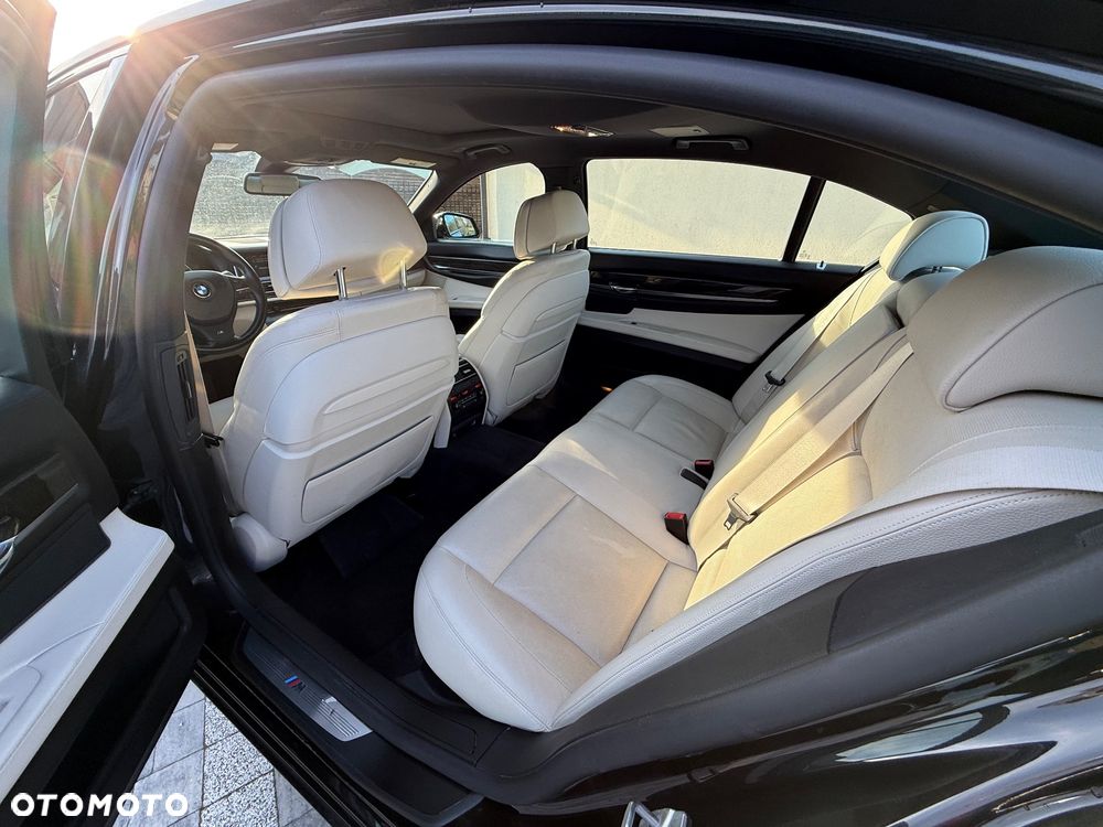 BMW Seria 7 740Li - 10