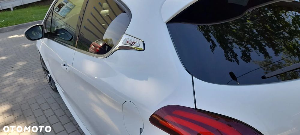 Peugeot 208 1.6 e-THP GTi S&S - 9