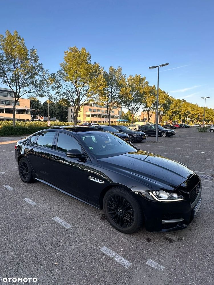 Jaguar XF 20d AWD R-Sport - 21