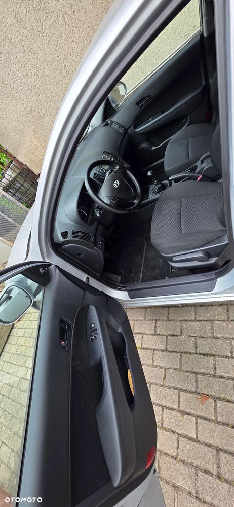 Hyundai i30 1.4 Base + - 9
