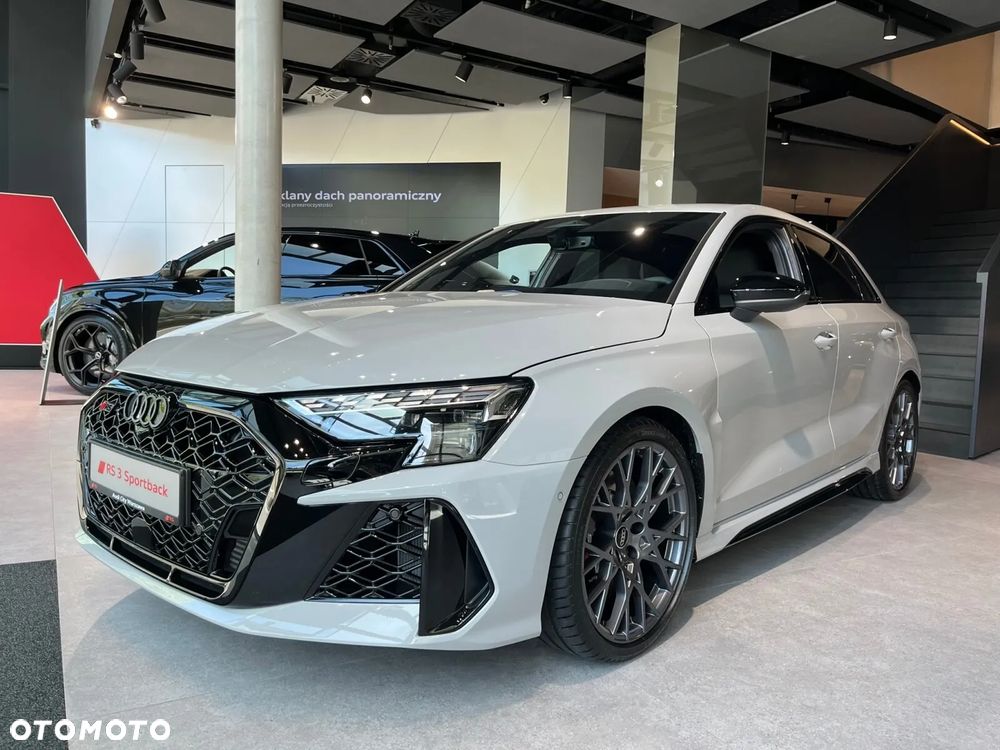 Audi RS3 Sportback - 1