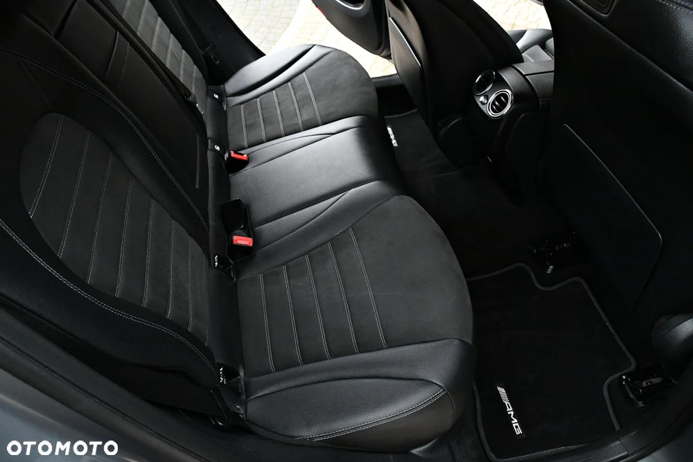 Mercedes-Benz GLC 200 4Matic 9G-TRONIC AMG Line - 21