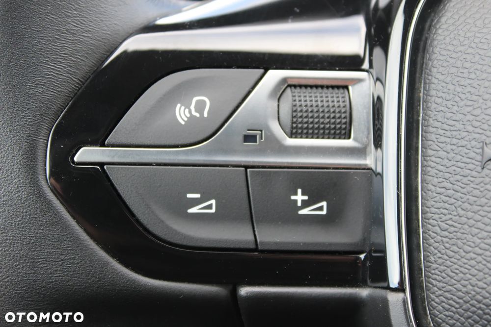 Peugeot 3008 1.2 PureTech Active Pack S&S - 19