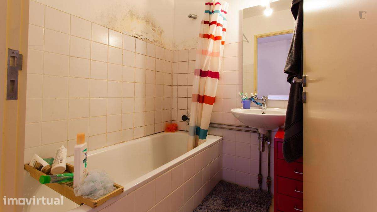 Quarto - localizado em Cedofeita Porto - Grande imagem: 3/9