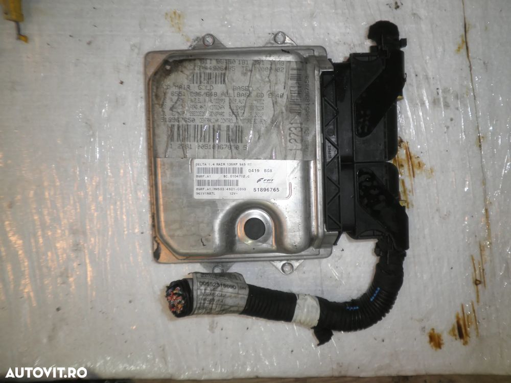 ECU / calculator motor Lancia Delta 1.4 B 2011 51896765 - 1