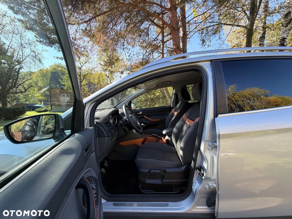 Ford Kuga 2.0 TDCi 2x4 Titanium - 15