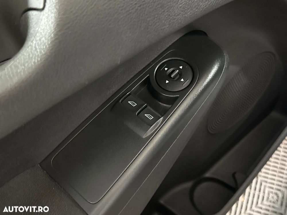 Ford Transit - 12