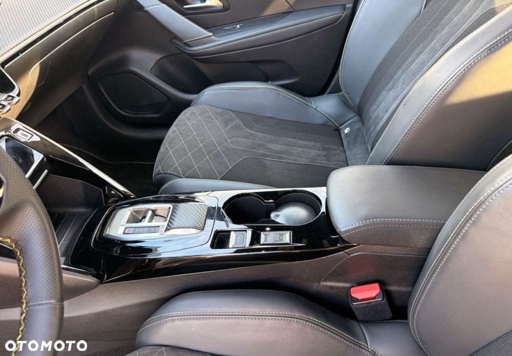 Peugeot 208 PureTech 100 EAT8 GT - 11