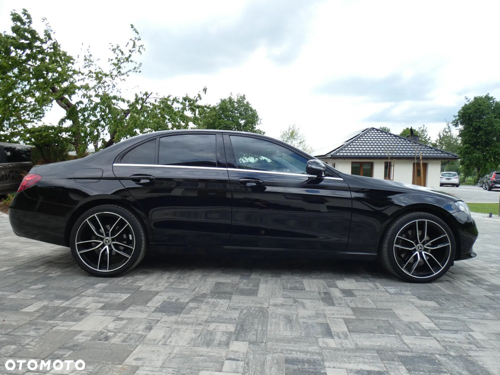Mercedes-Benz Klasa E 220 d 4-Matic Business Edition 9G-TRONIC - 20
