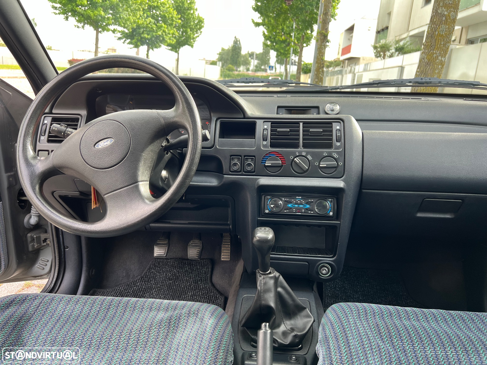 Ford Escort 1.3 CL - 6