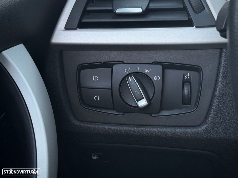 BMW 330 e iPerformance Advantage - 13