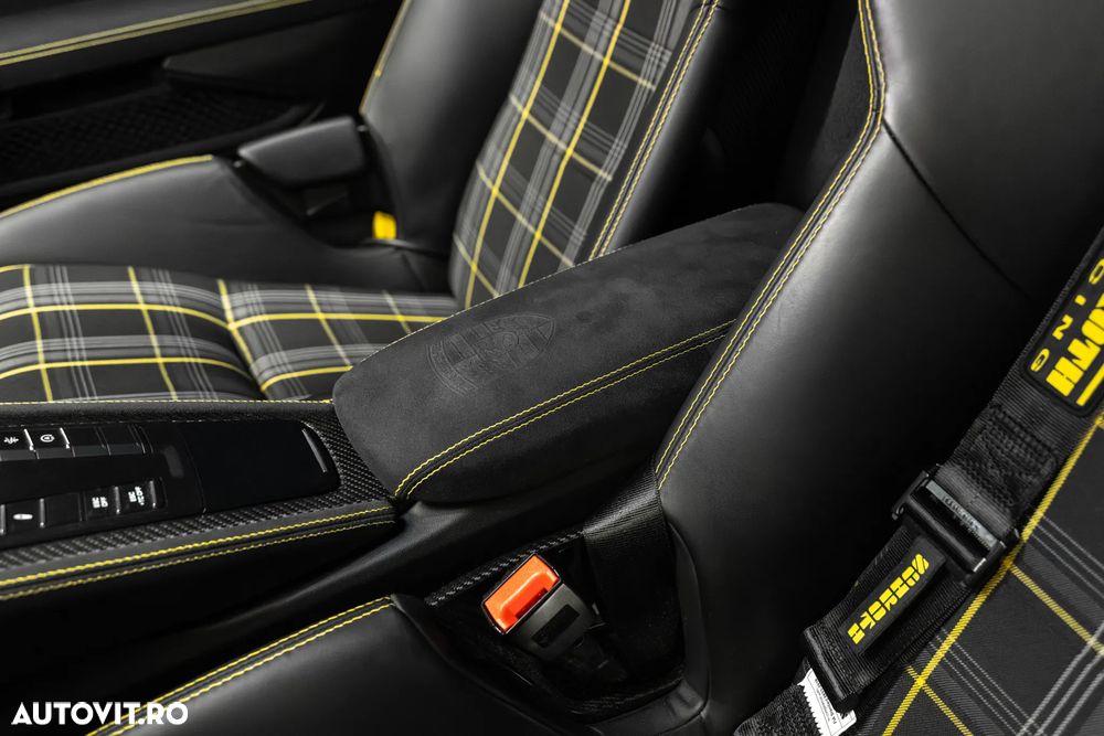 Porsche Cayman GT4 RS - 31