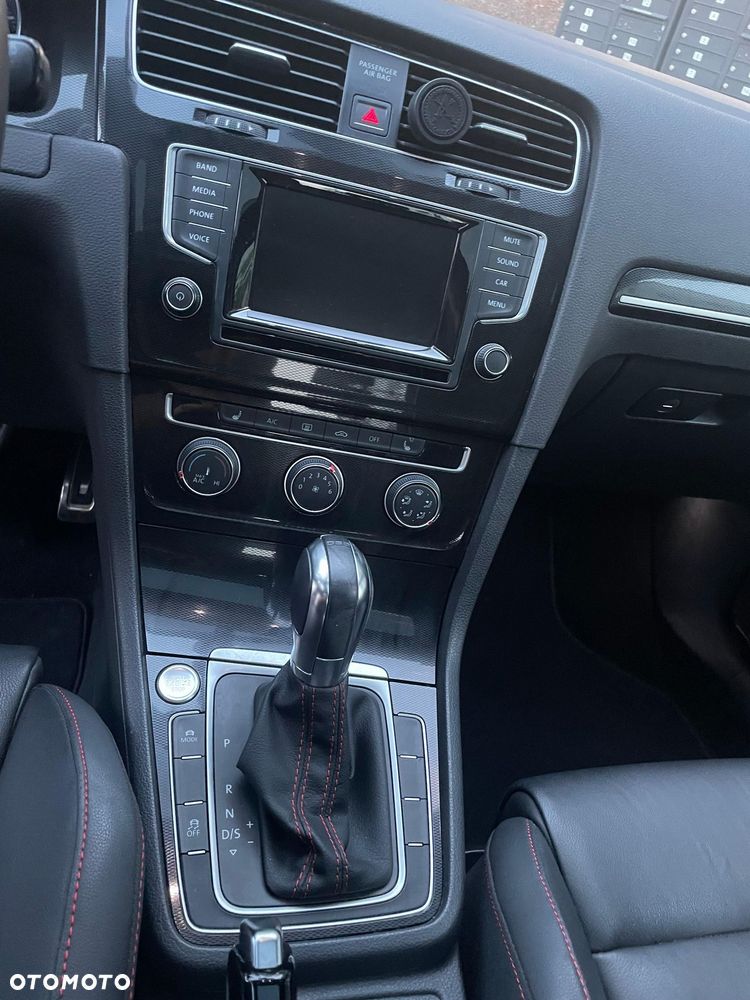 Volkswagen Golf 2.0 GTI DSG - 18