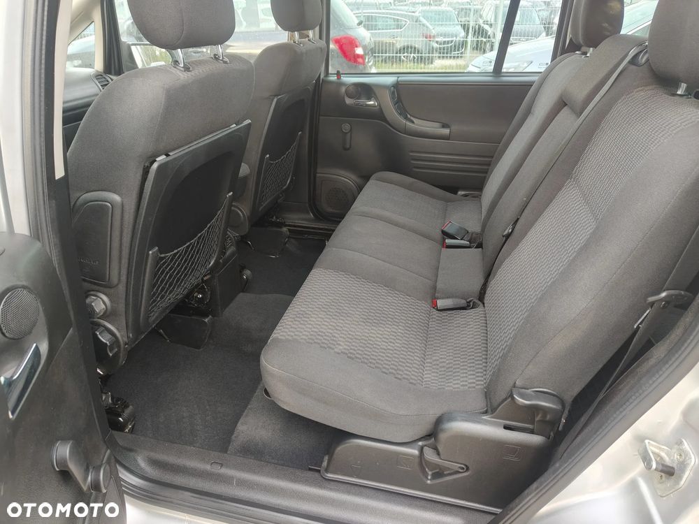 Opel Zafira - 16