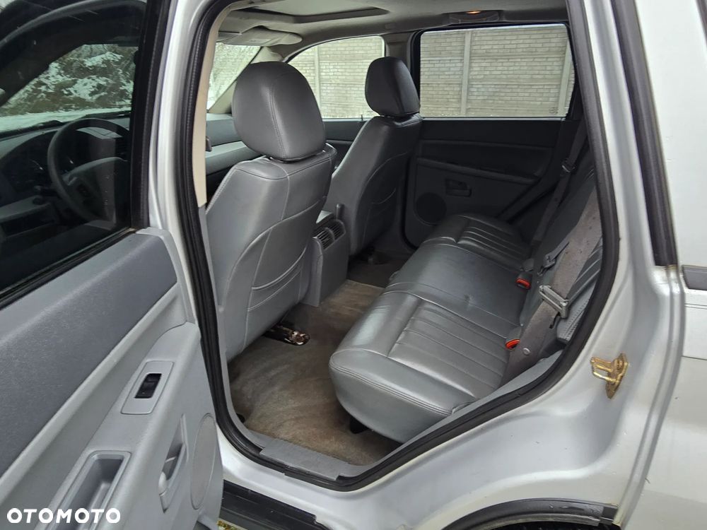 Jeep Grand Cherokee - 21