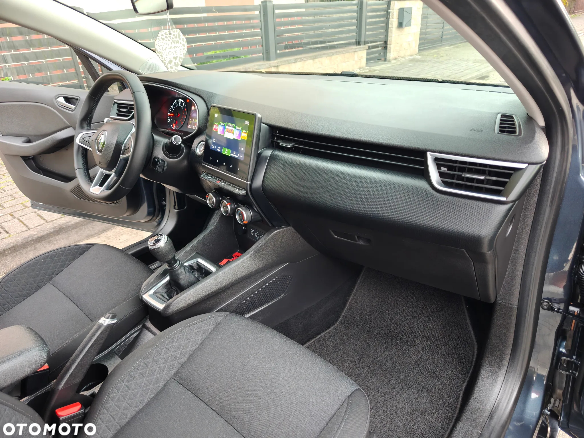 Renault Clio - 11