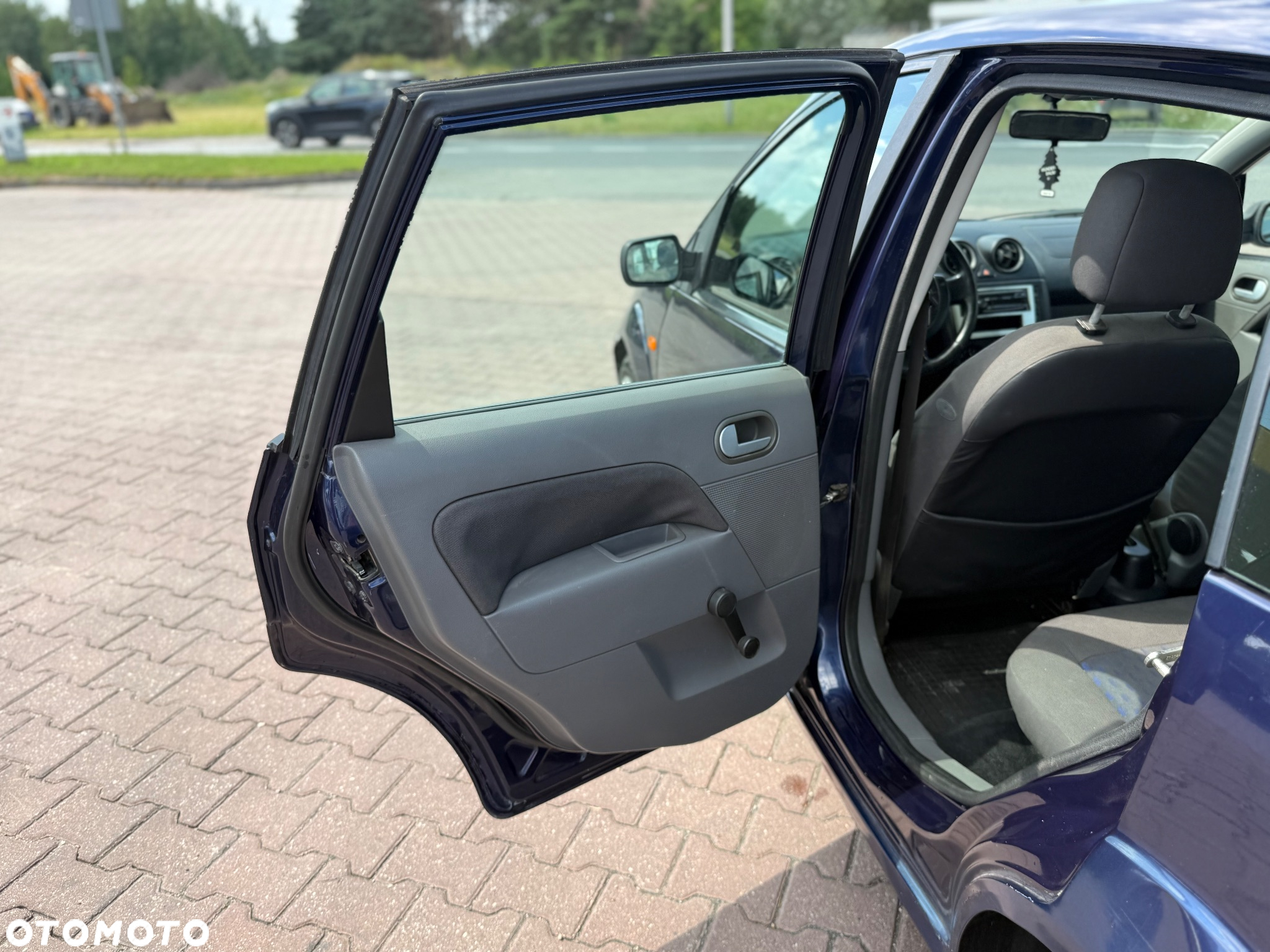 Ford Fiesta 1.6 Ambiente - 15
