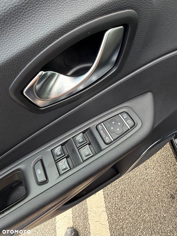 Renault Captur - 17