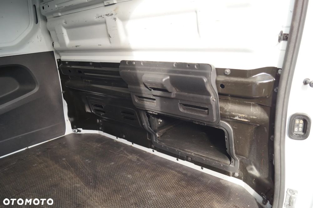 Renault Trafic - 28