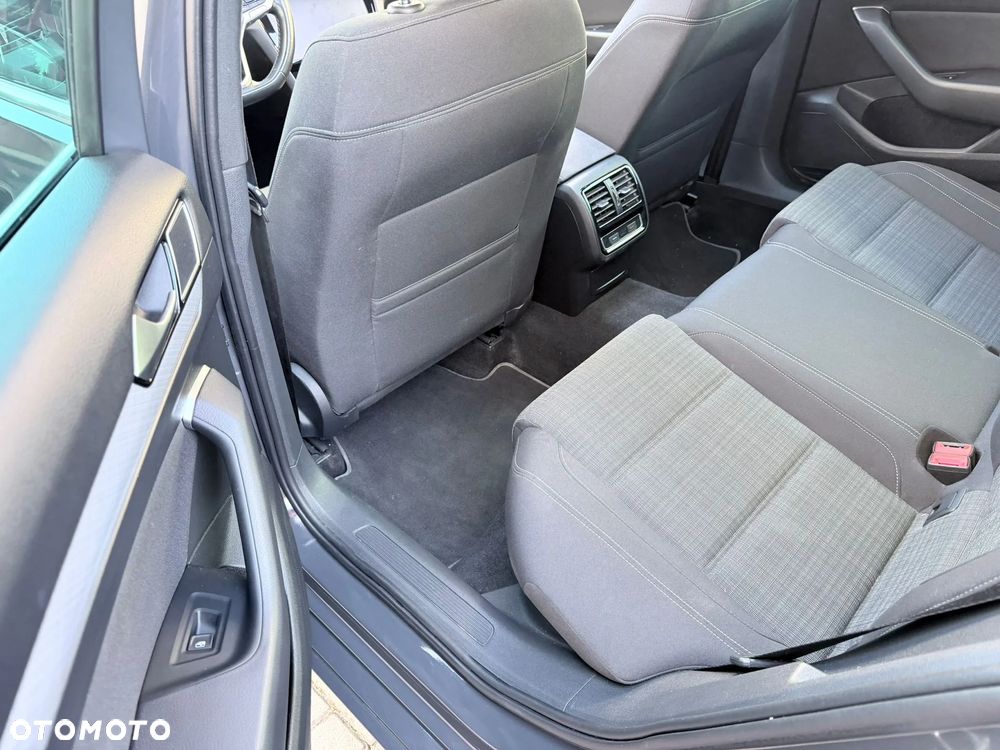 Volkswagen Passat 2.0 TDI Business DSG - 16
