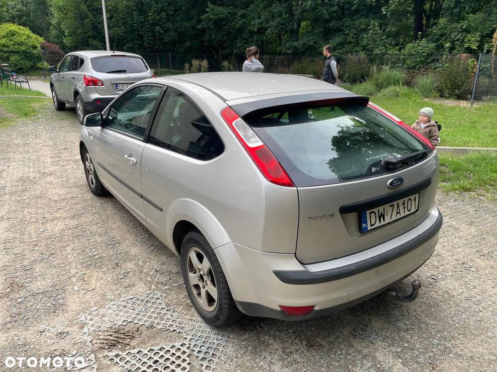 Ford Focus 1.6 16V Ambiente - 4