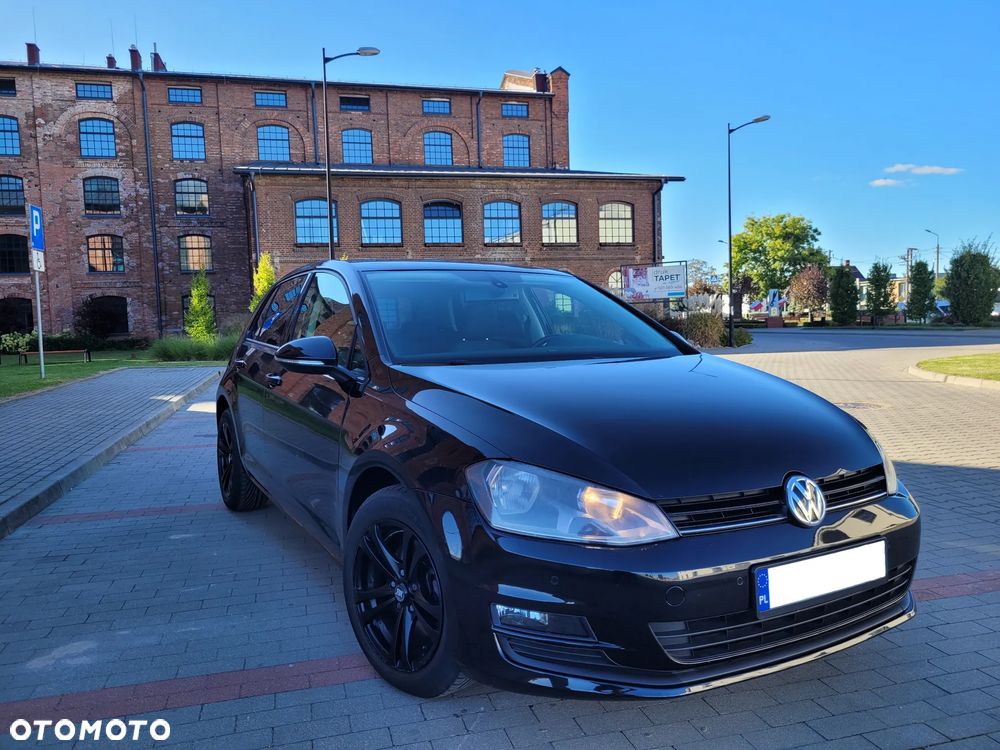 Volkswagen Golf - 1