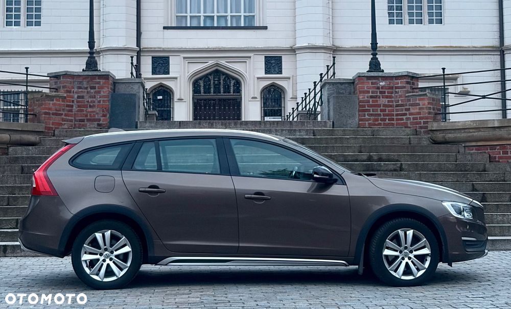 Volvo V60 Cross Country D4 Drive-E Summum - 5
