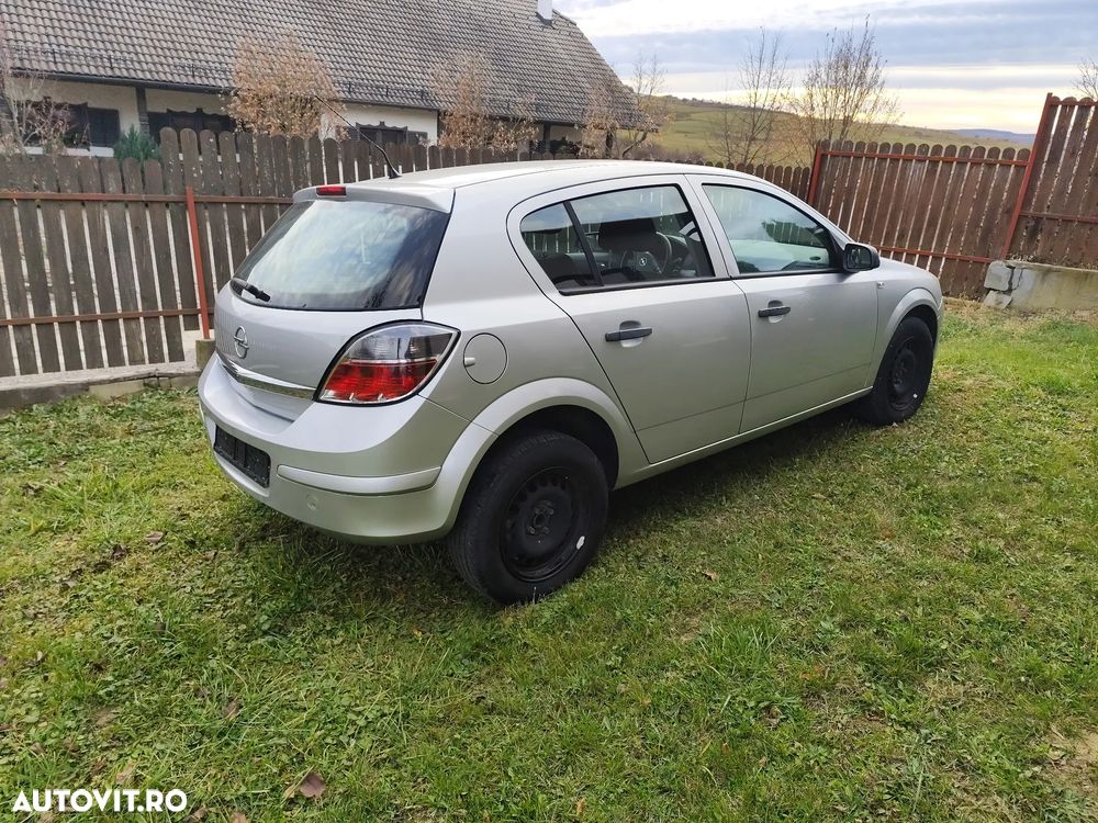 Opel Astra 1.6i Enjoy - 3