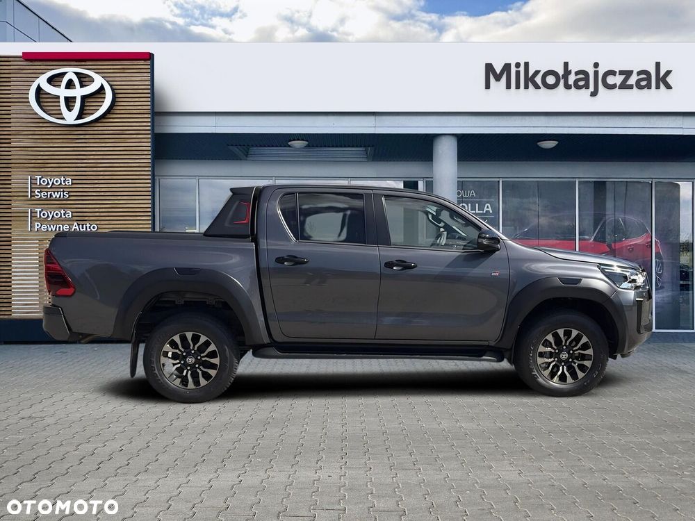 Toyota Hilux 2.8 D-4D Double Cab GR Sport 4x4 - 11