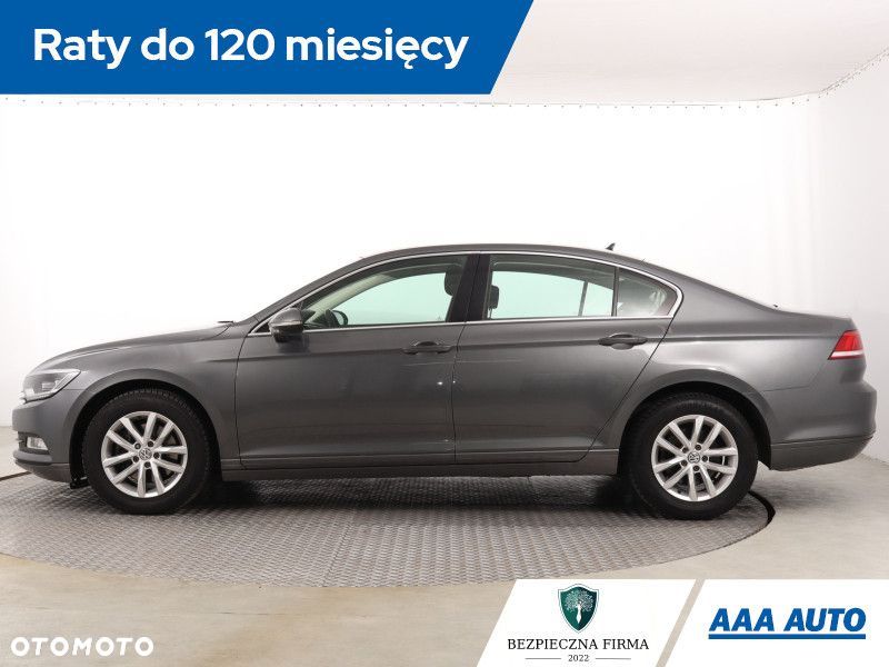 Volkswagen Passat - 4