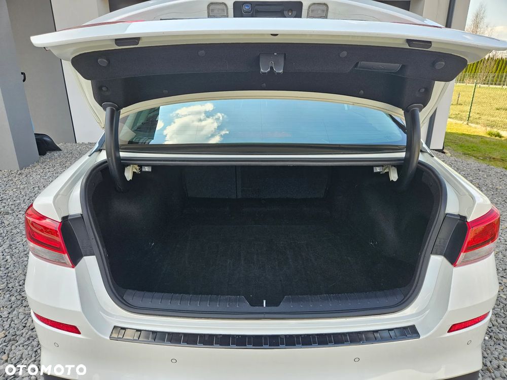 Kia Optima 2.0 M - 31