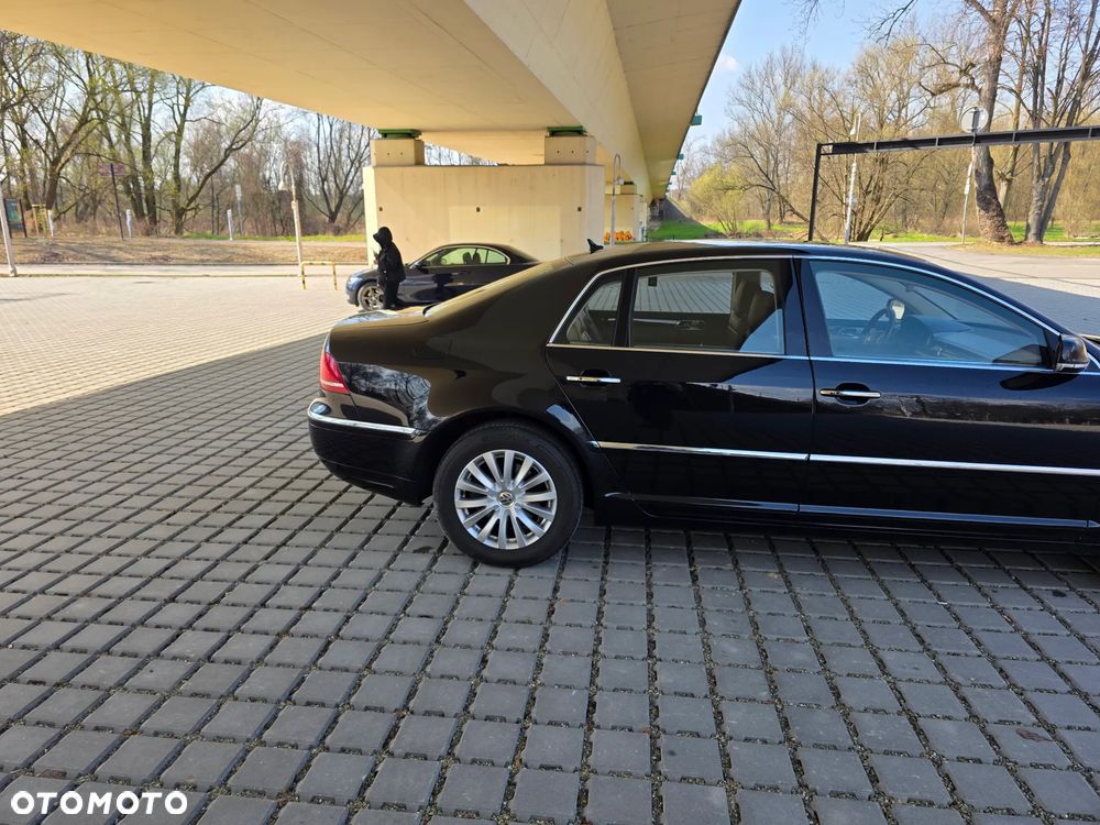 Volkswagen Phaeton - 8