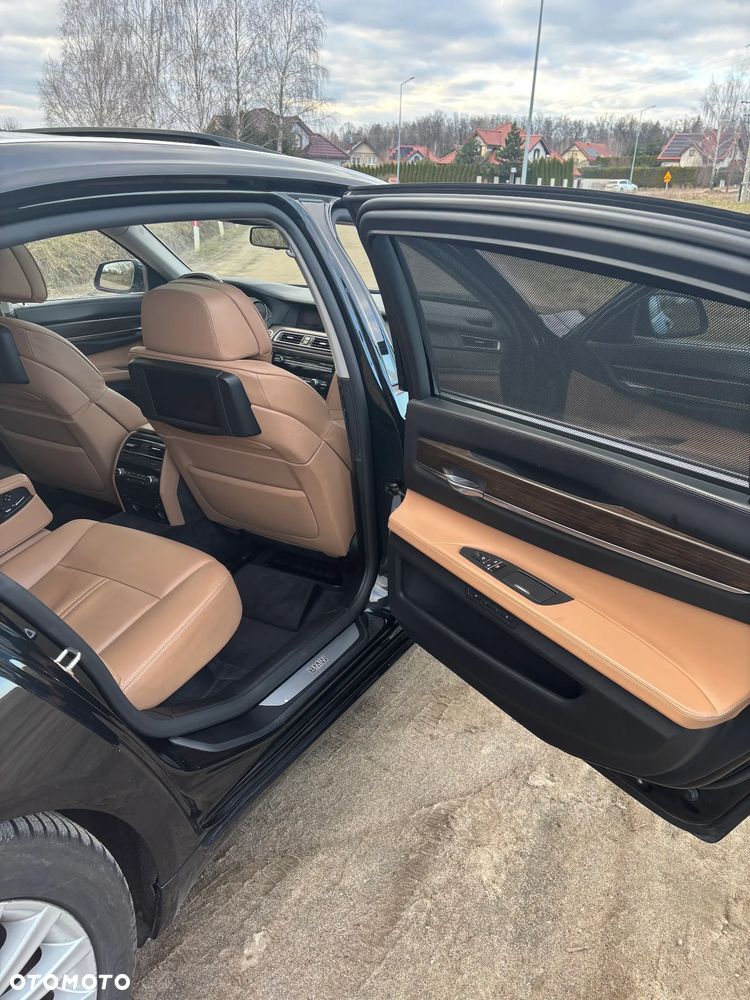 BMW Seria 7 - 23