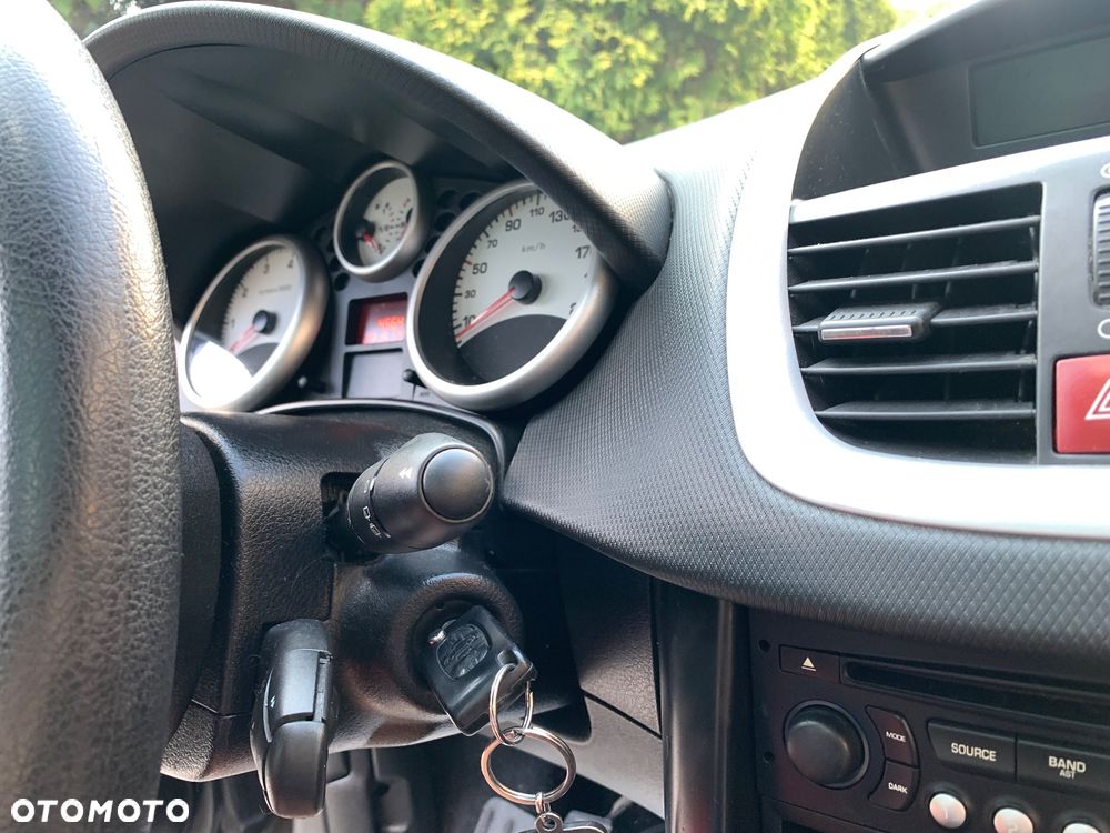 Peugeot 207 1.4 - 33