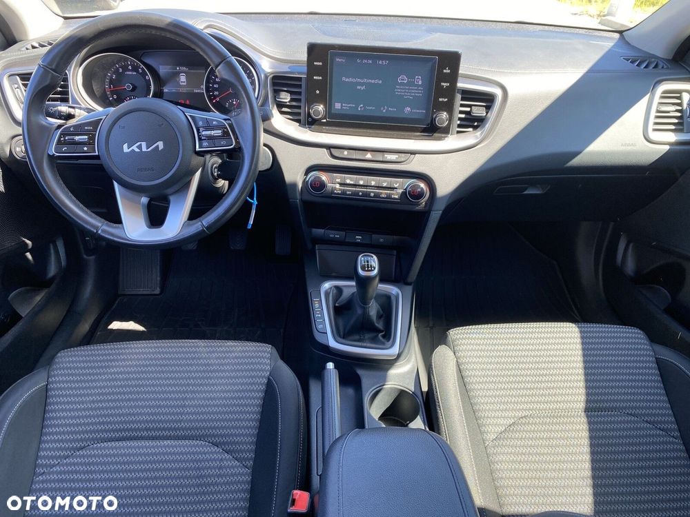 Kia Ceed - 12
