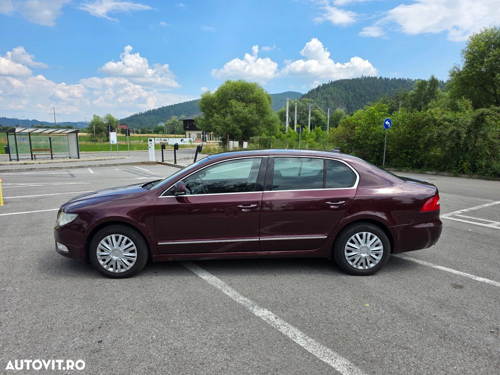 Skoda Superb 2.0 TDI Ambition DSG - 8