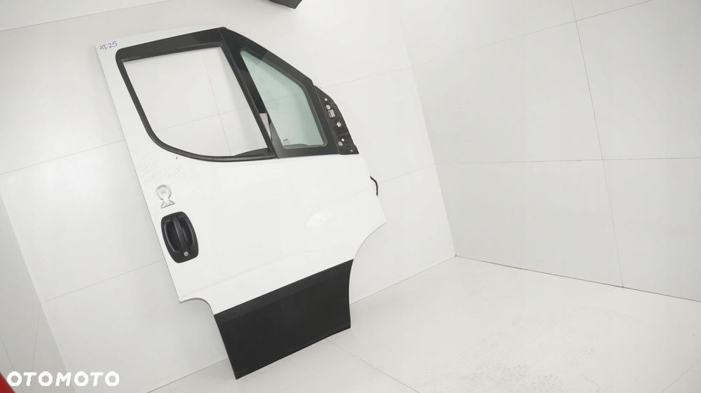 DRZWI PRAWY PRZÓD IVECO DAILY IV 16R - 2