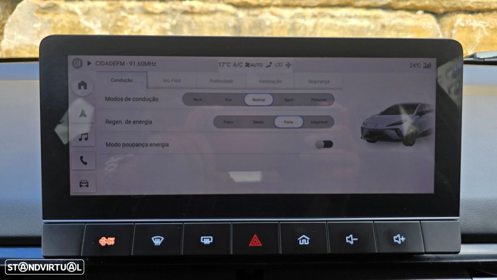 MG MG4 64 kWh Luxury - 29