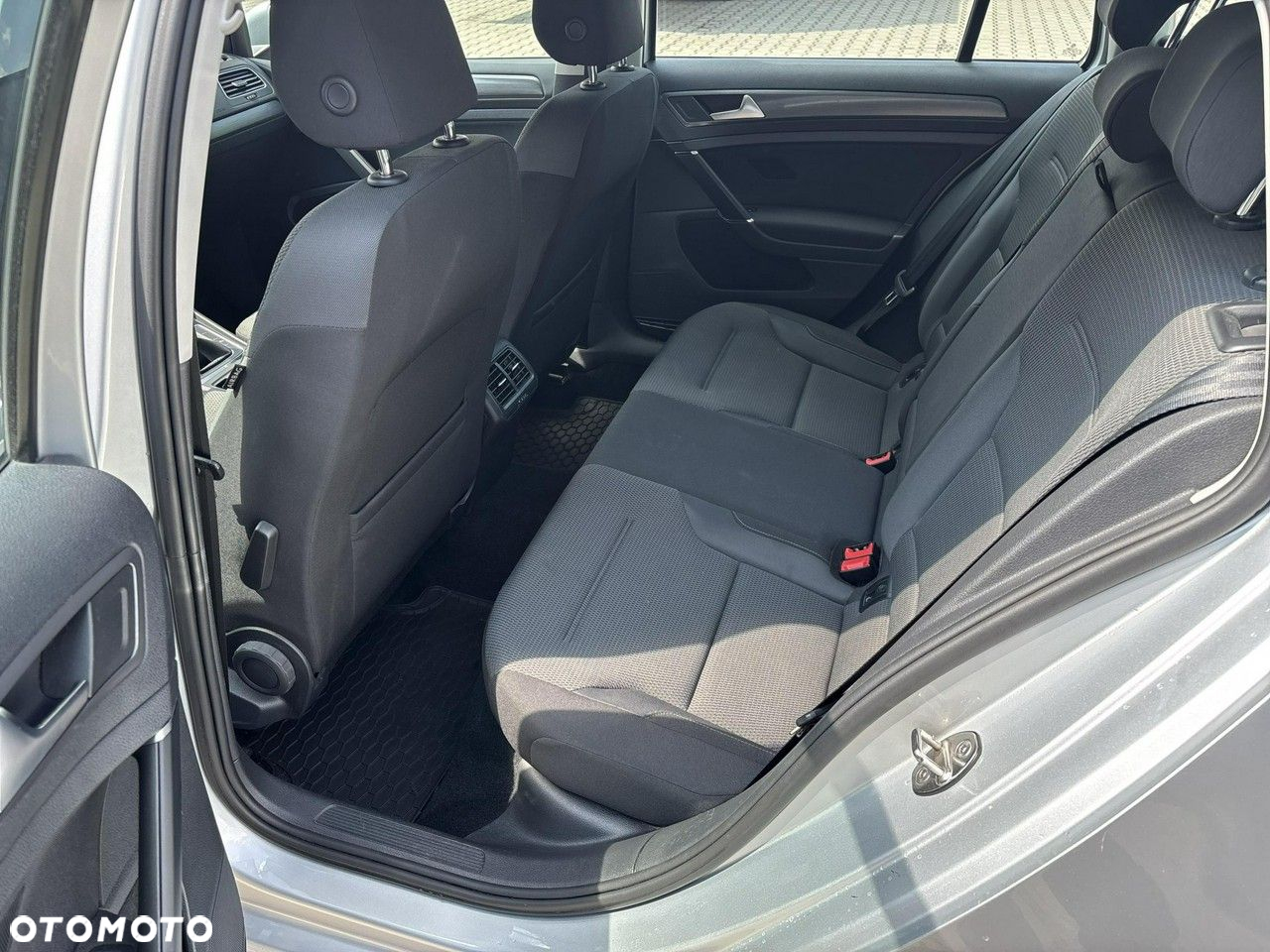 Volkswagen Golf VII 1.6 TDI BMT Comfortline - 12