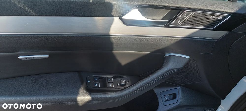 Volkswagen Passat - 8