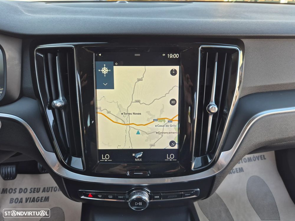 Volvo V60 2.0 D3 Momentum Plus - 31