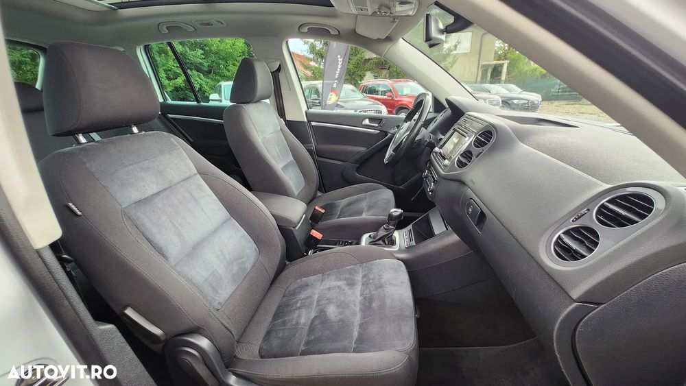 Volkswagen Tiguan 2.0 TDI DPF 4Motion BlueMotion Technology DSG Sport & Style - 25