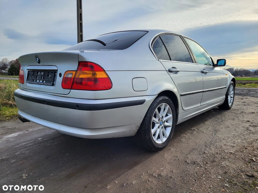 BMW Seria 3 325i - 7