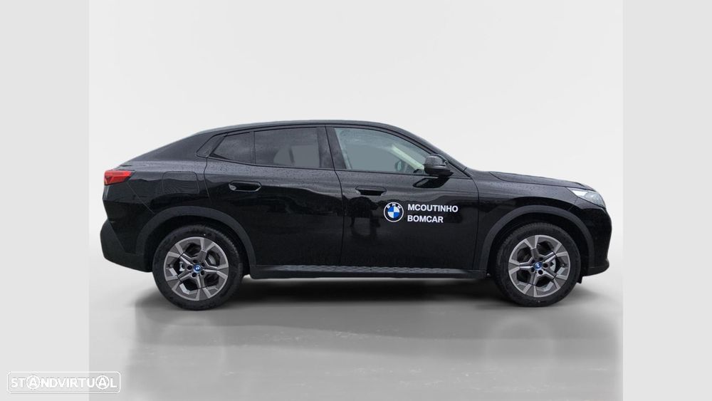 BMW ix2 eDrive20 - 9