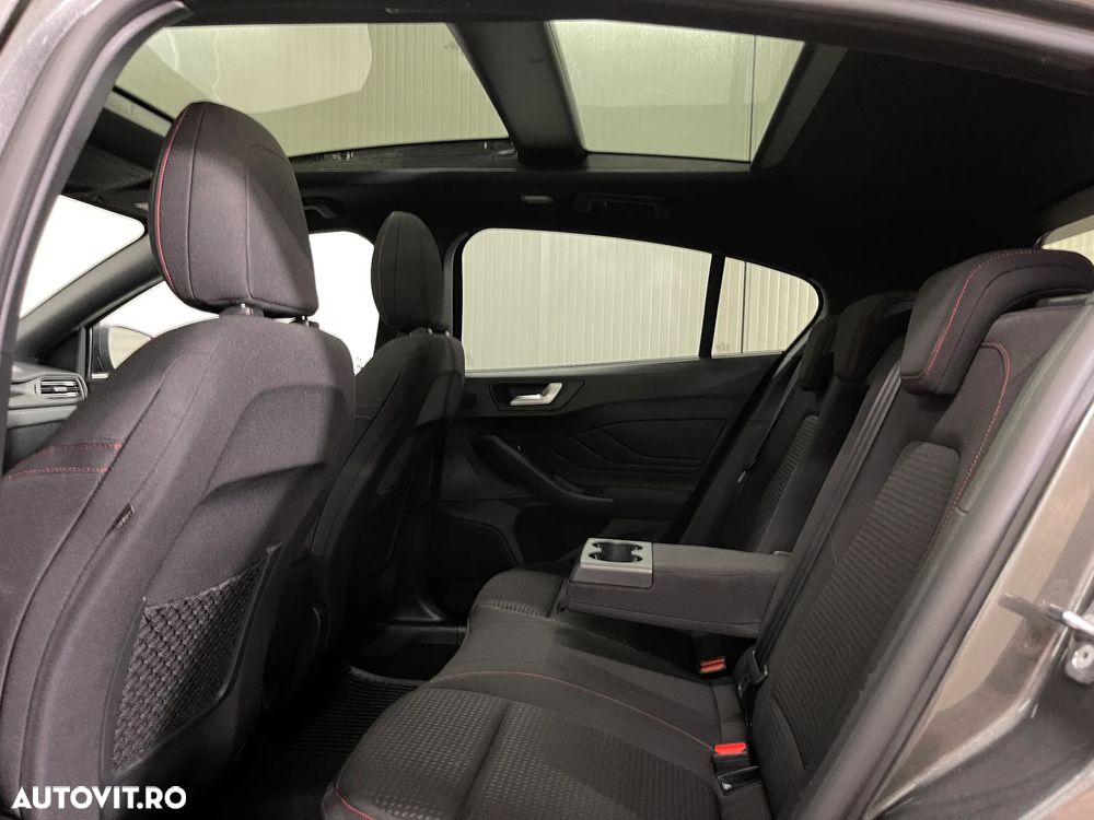 Ford Focus 1.5 EcoBoost ST-Line - 13